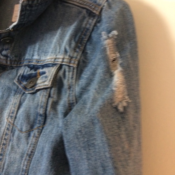 Distressed Jean Denim jacket - Picture 6 of 6
